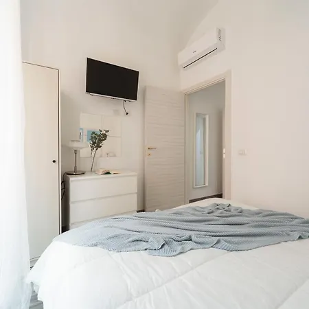 Flat 07 - New Opening-3
